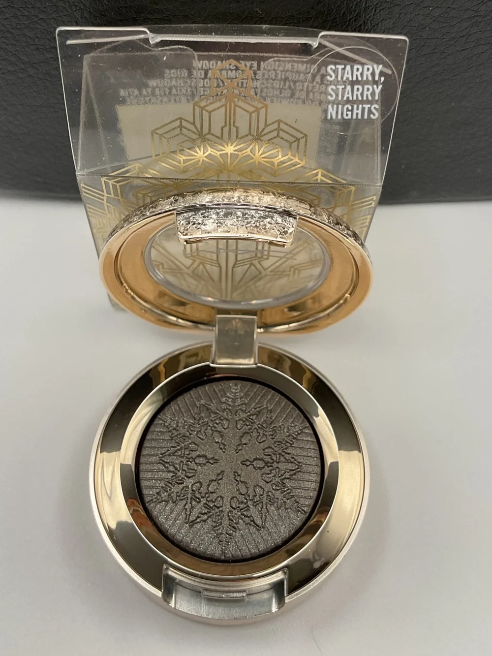 MAC Cosmetics Extra Dimension Snow Ball Eyeshadow in Starry, Starry, Nights